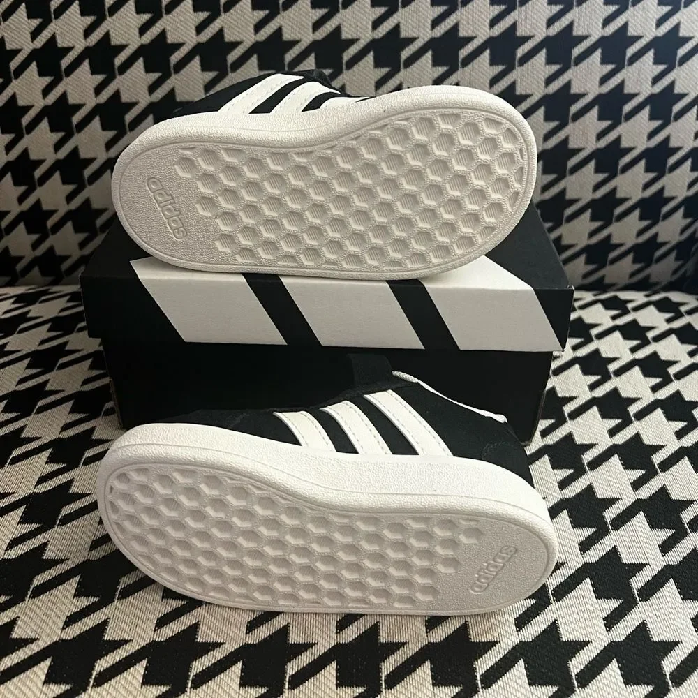 Adidas Grand Court Lace Up Shoes- SIze 6K‎